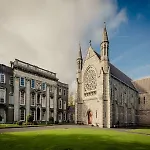 Apartment Dcu Hallows *