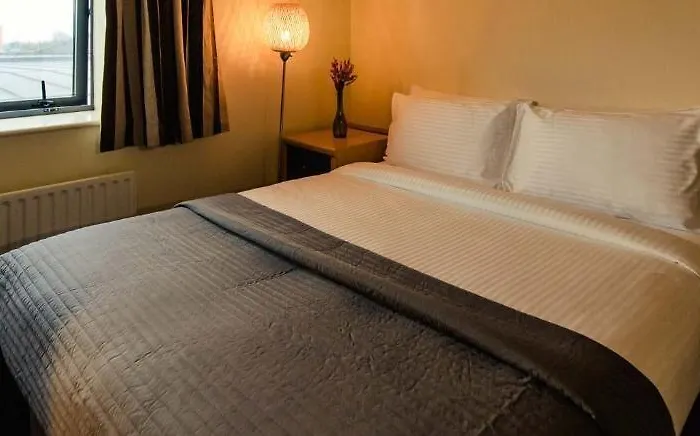 Dcu Hallows Apartament